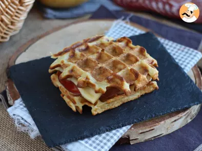 Sanduíche de waffles com batata e queijo - foto 5