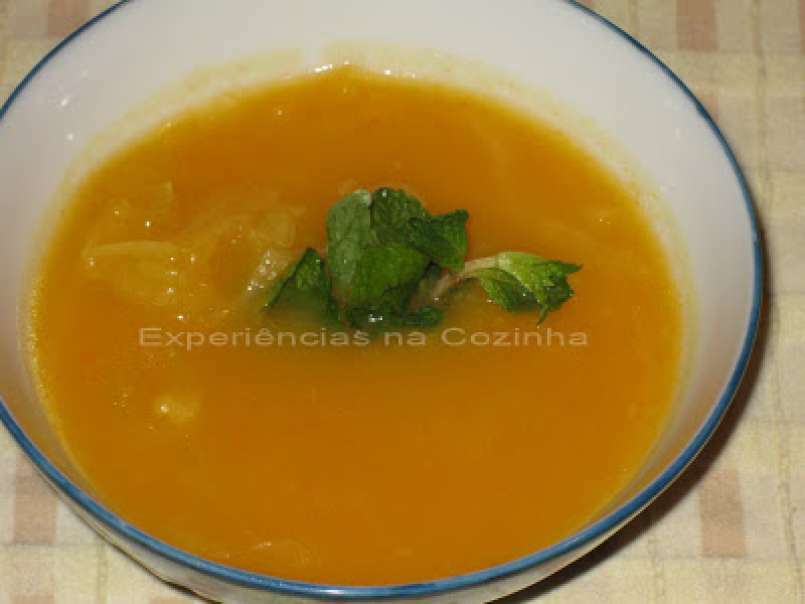 Sopa de Couve Lombarda com Açafrão-da-Índia e Hortelã - foto 3