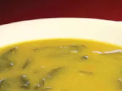 Sopa de grão com espinafres