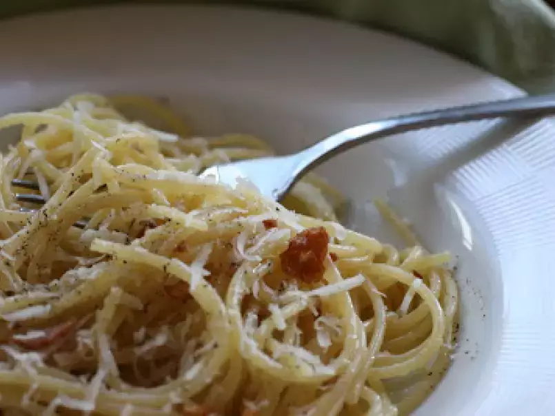 Spaghetti ao Aglio i Olio - Espaguete ao Alho e Óleo - foto 2