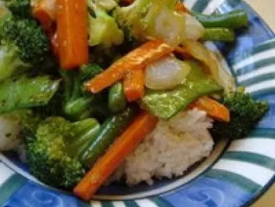 Stir-Fry de Legumes com Gengibre (vegana)