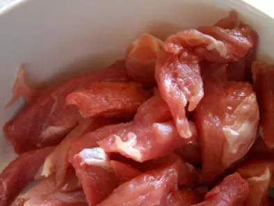 Tacho oriental: porco com shitake, vegetais, e macarrao Mie. - foto 2