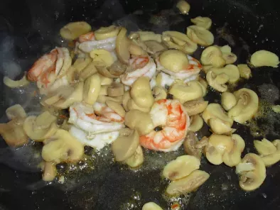 Talharim com cogumelos, camarão e molho branco cremoso - foto 6