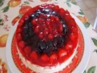 Torta cremosa de frutas vermelhas
