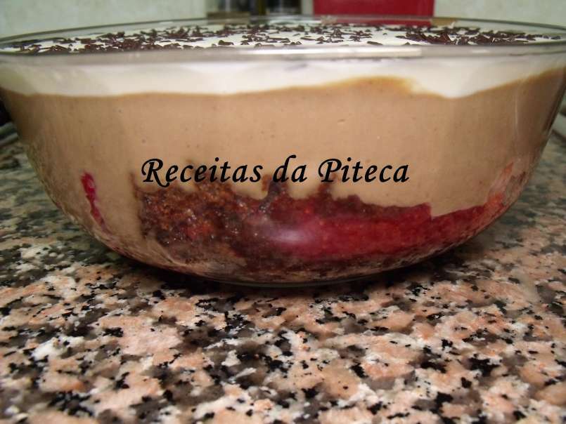 Trifle de chocolate e morango - foto 2