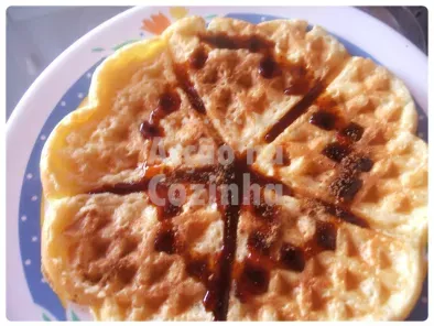Waffles de côco com mel de cana e canela