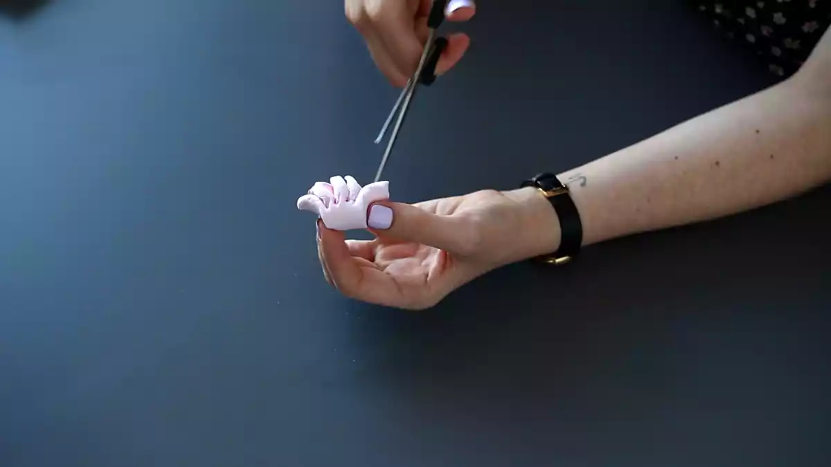 Etapa 1: Cortar o marshmallow