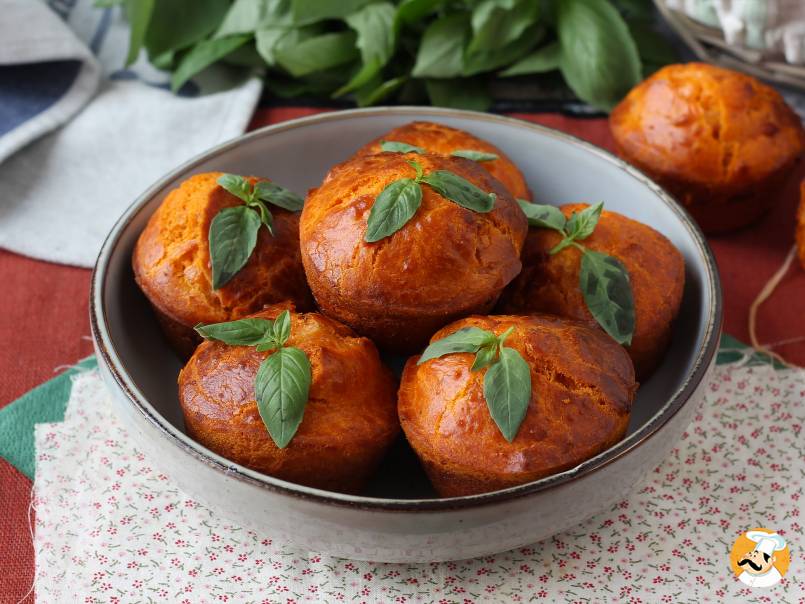 1. Muffins salgados de tomate com mussarela