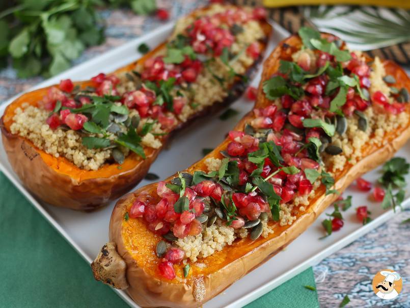 Prato: Butternut recheada com quinoa e romã