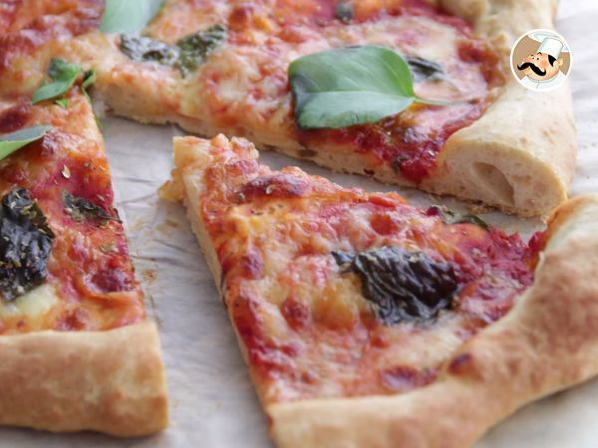 1. Pizza Margherita / Pizza Margarita
