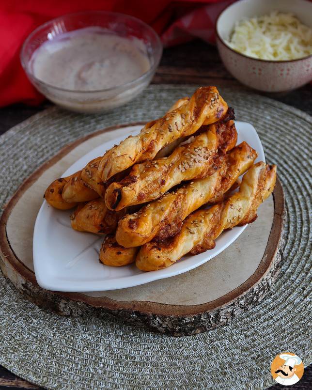 2. Torcidos de massa folhada com pesto vermelho