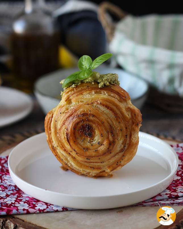 New York Roll saboroso com pesto e queijo