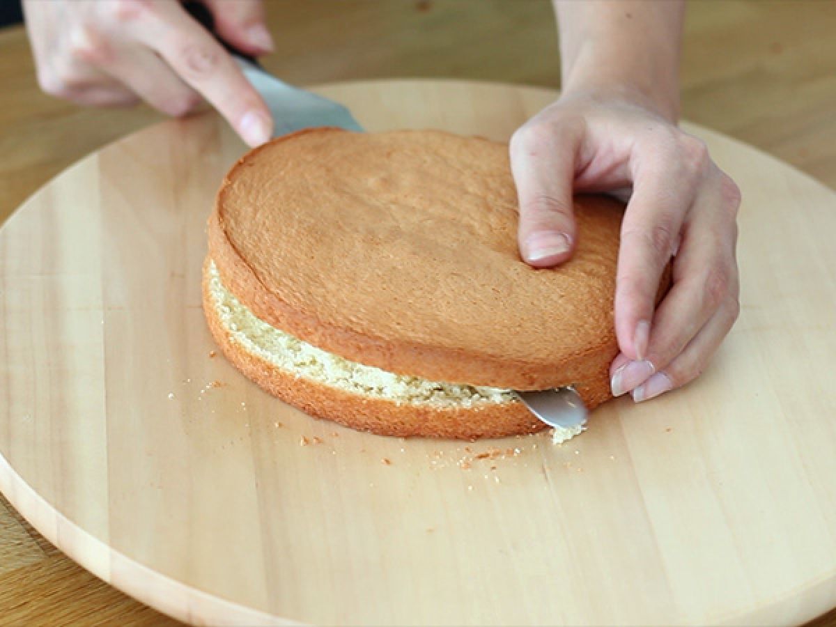 11. Faca de pão com serra