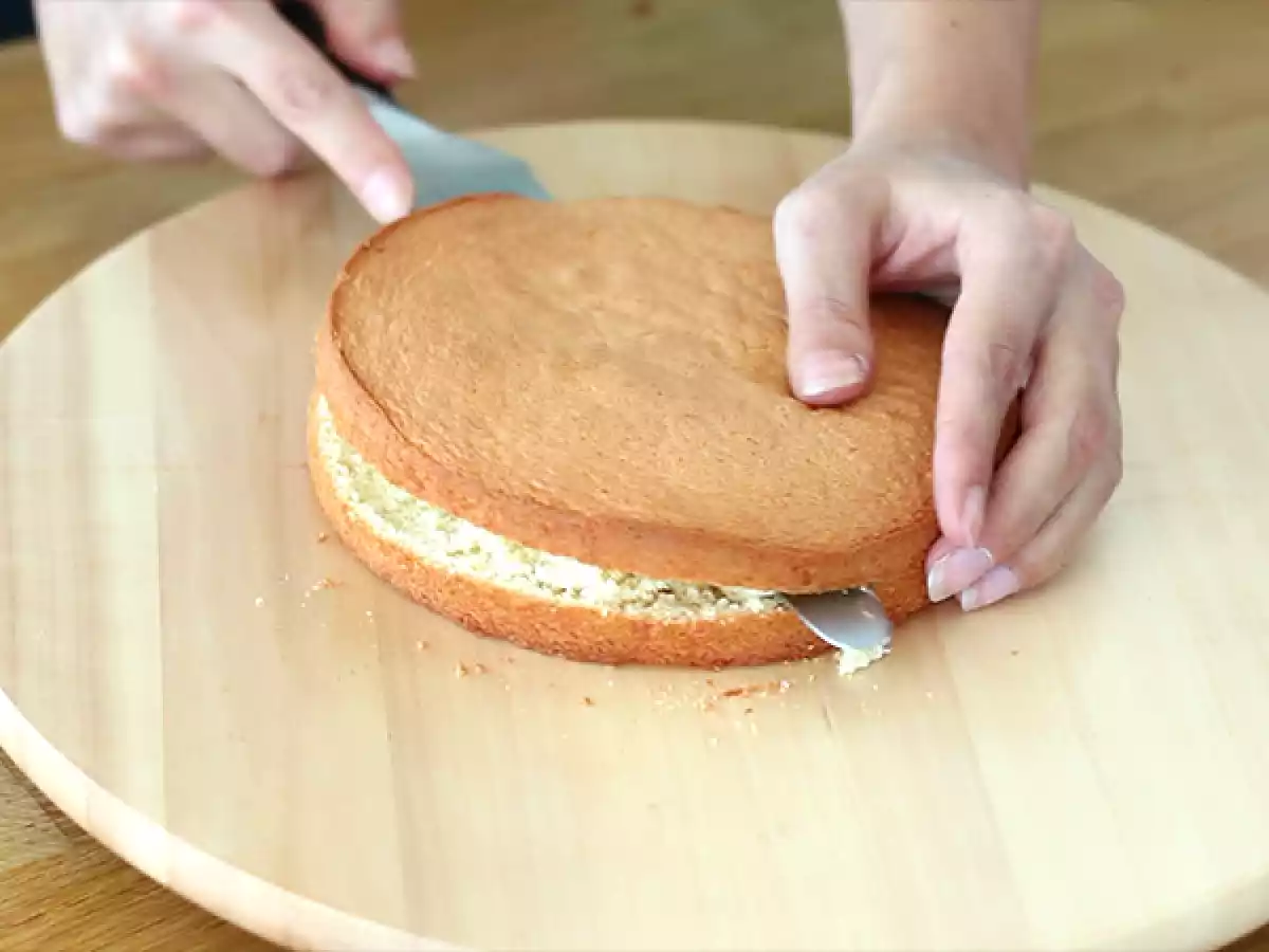 11. Faca de pão com serra
