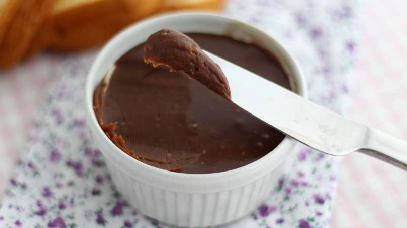 Não esqueça de preparar o creme de chocolate e avelã (Nutella)