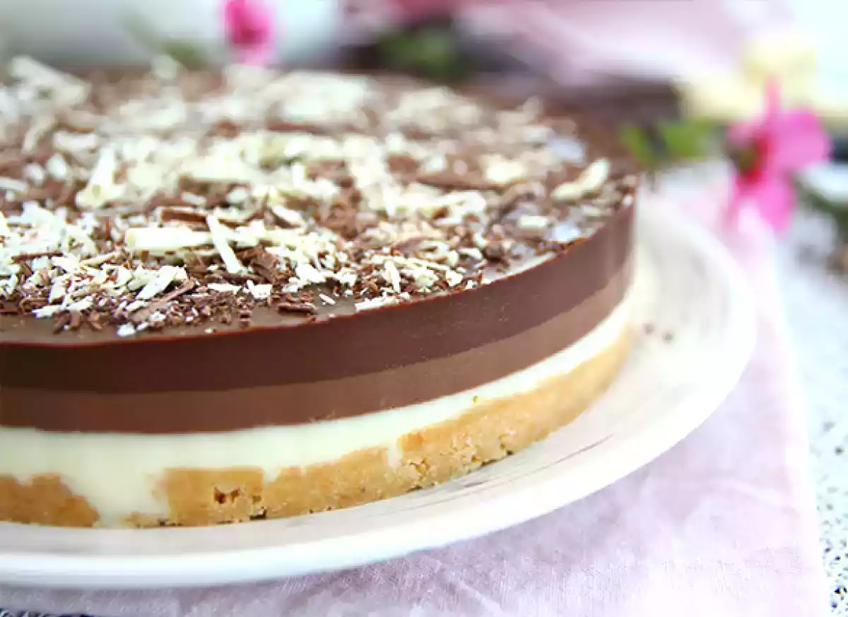2. Tarte de 3 chocolates: a sobremesa perfeita para se livrar de todos os ovos de Páscoa