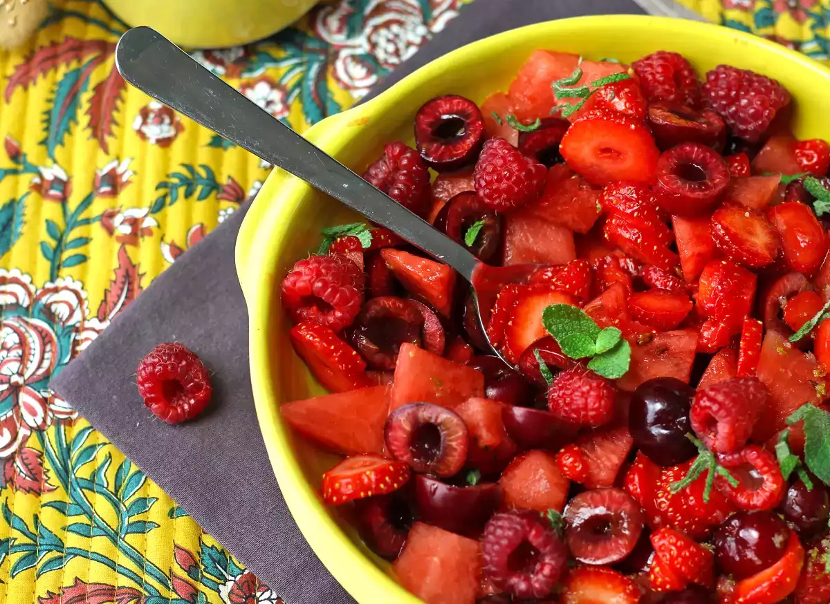 Nossa salada de frutas vermelhas e melancia