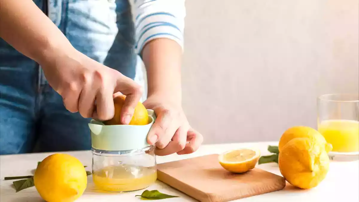 Como extrair mais suco do limão: Dicas simples e rápidas