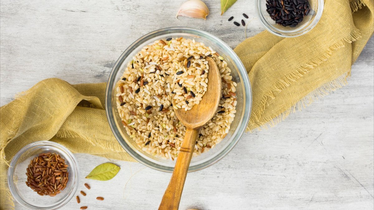 O erro que você comete ao cozinhar arroz integral