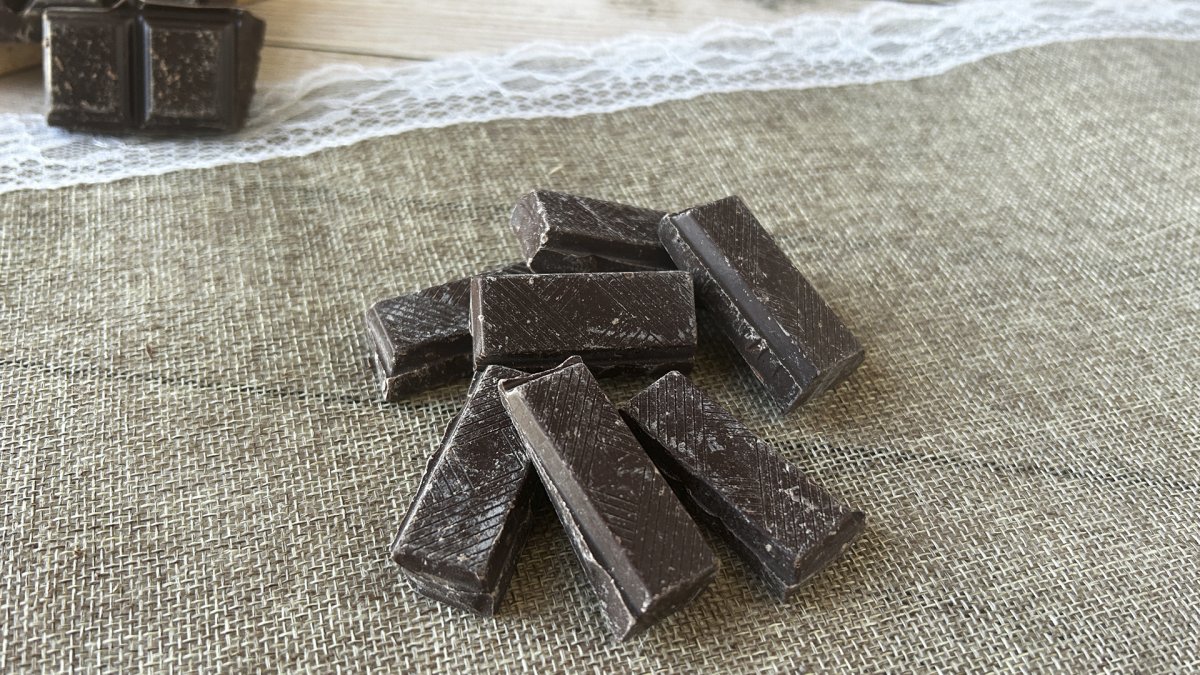 Por que o chocolate fica branco na geladeira?