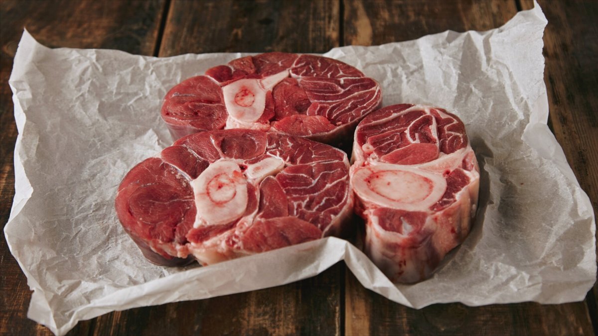 O truque de vó que amacia até carne mais dura em minutos