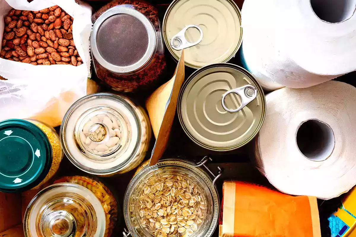 Por que o interior das latas de conserva é frequentemente branco: a resposta vai surpreendê-lo