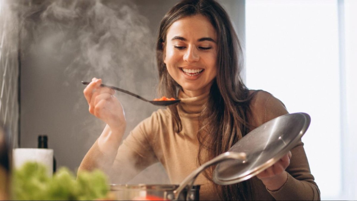 Erro comum ao usar alho que pode estragar o sabor da comida