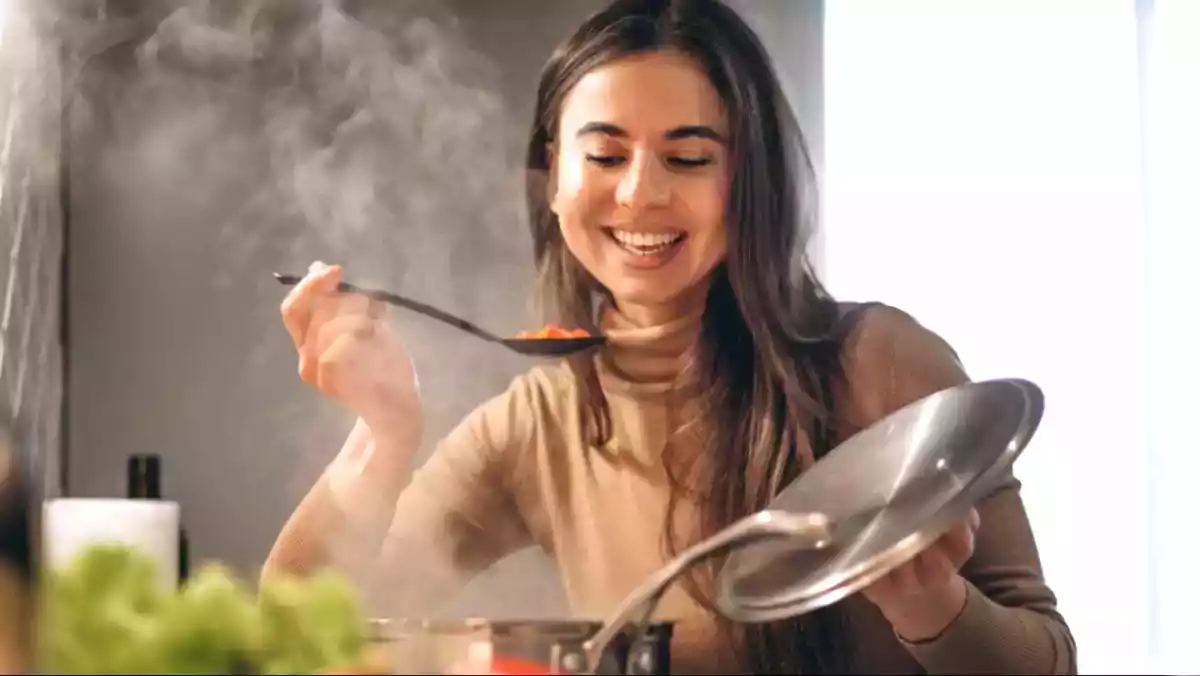 Erro comum ao usar alho que pode estragar o sabor da comida