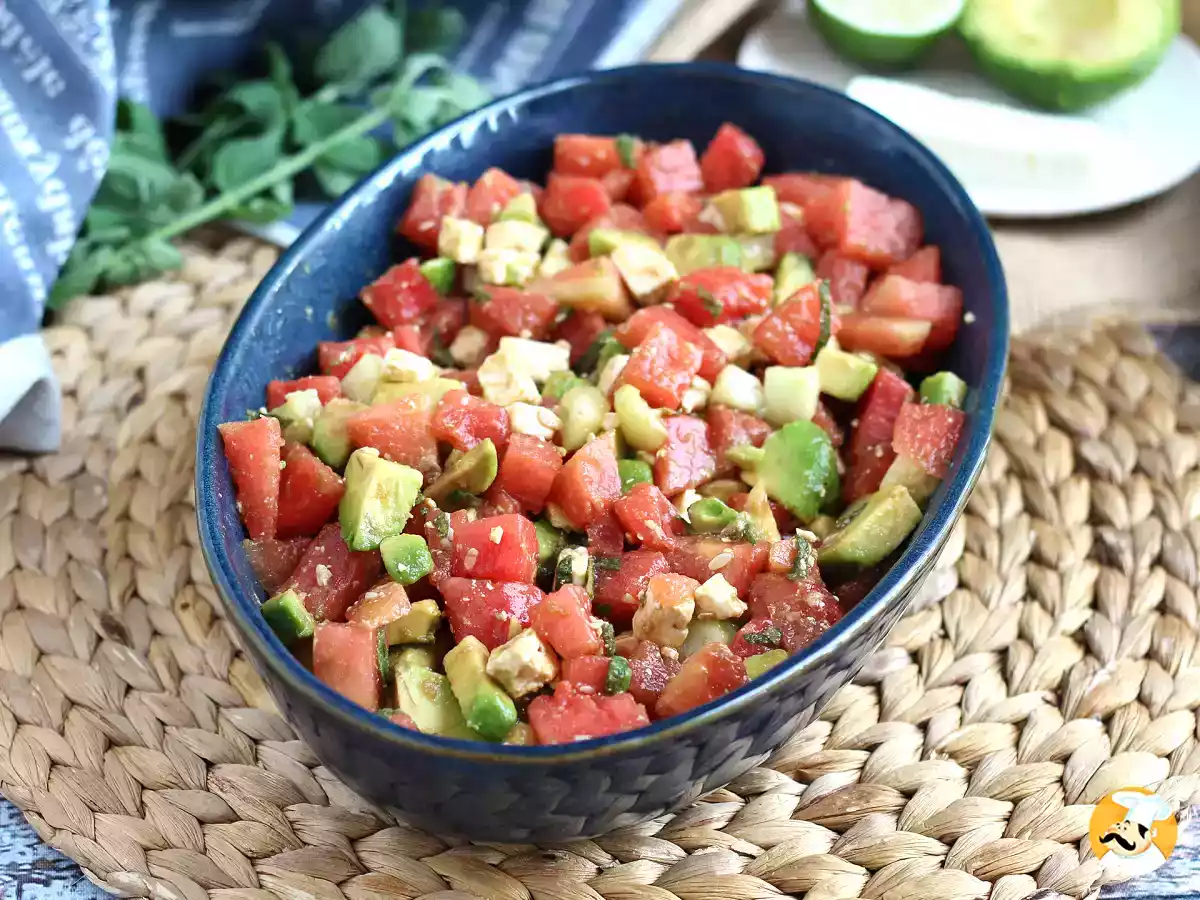 Essa salada mata a fome de verdade e ainda seca gordura