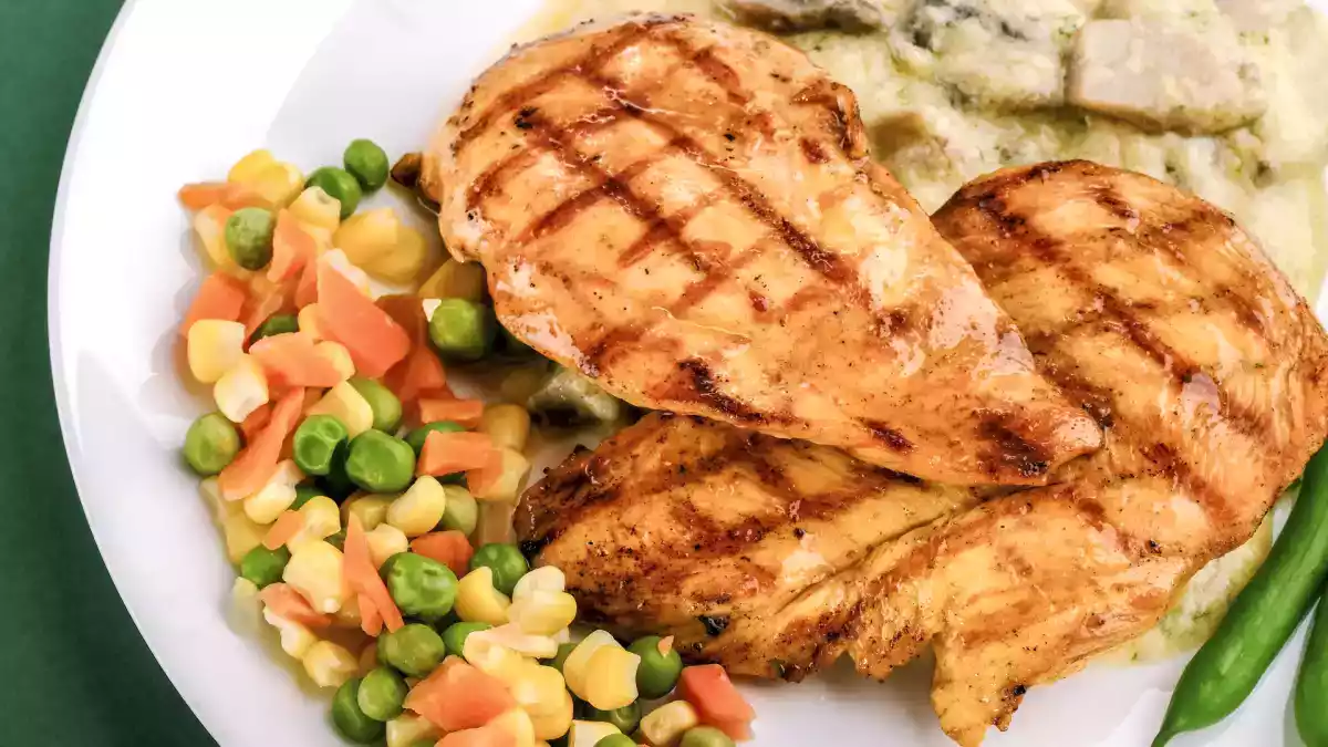 Como amaciar a carne com este ingrediente que você já tem em casa