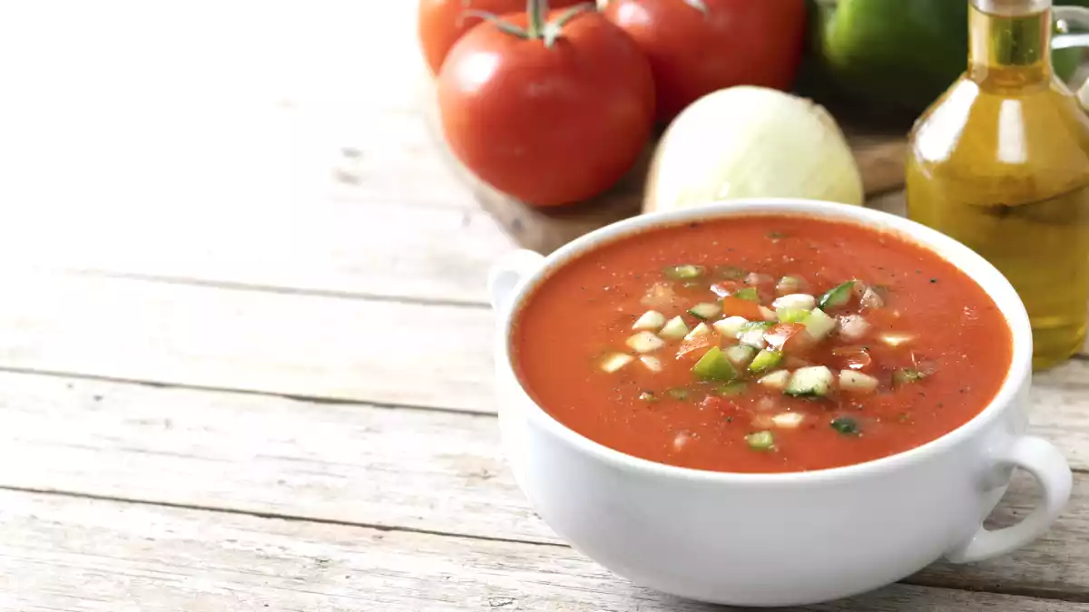 O que ninguém te conta sobre o gaspacho e o refluxo
