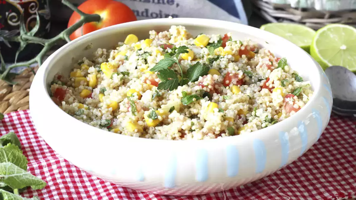 A quinoa é perigosa se não for lavada? Descubra o que ninguém te conta sobre esse superalimento