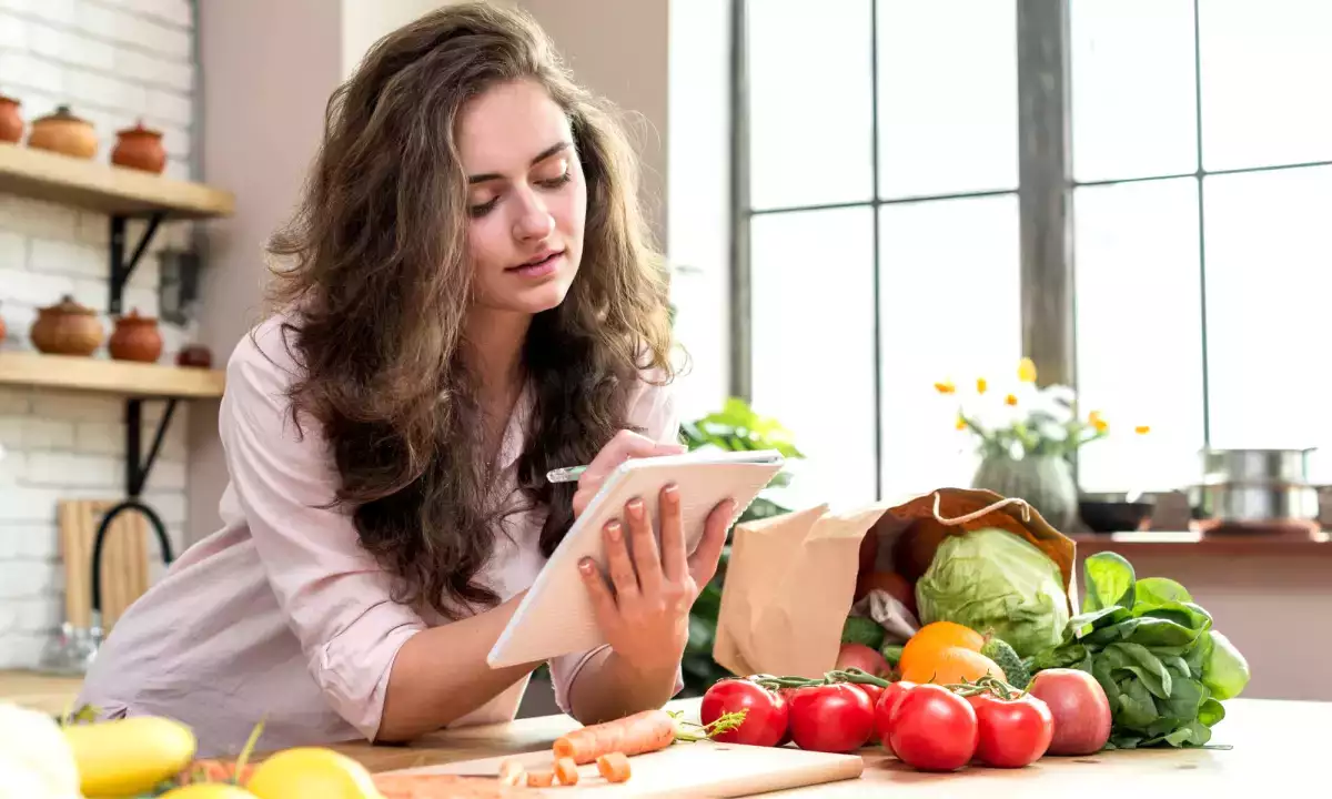 Alimentos que ajudam você a suar menos (e quais devem ser evitados agora!)