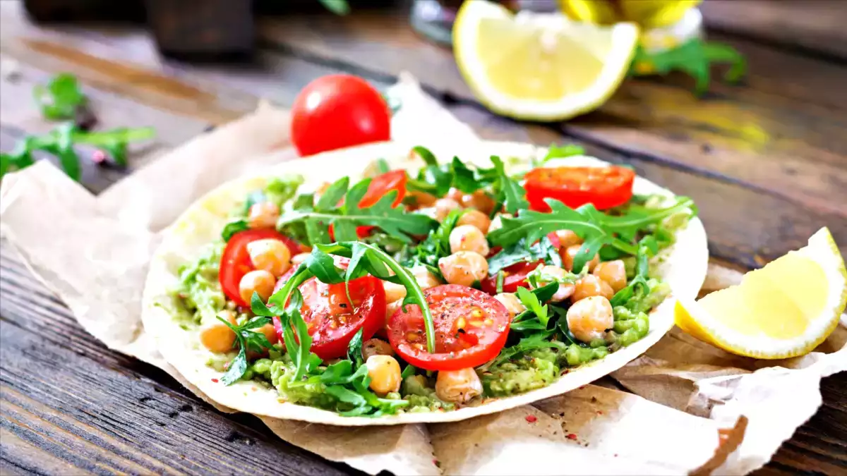 Os 7 erros que estragam sua salada e que você provavelmente comete sem saber