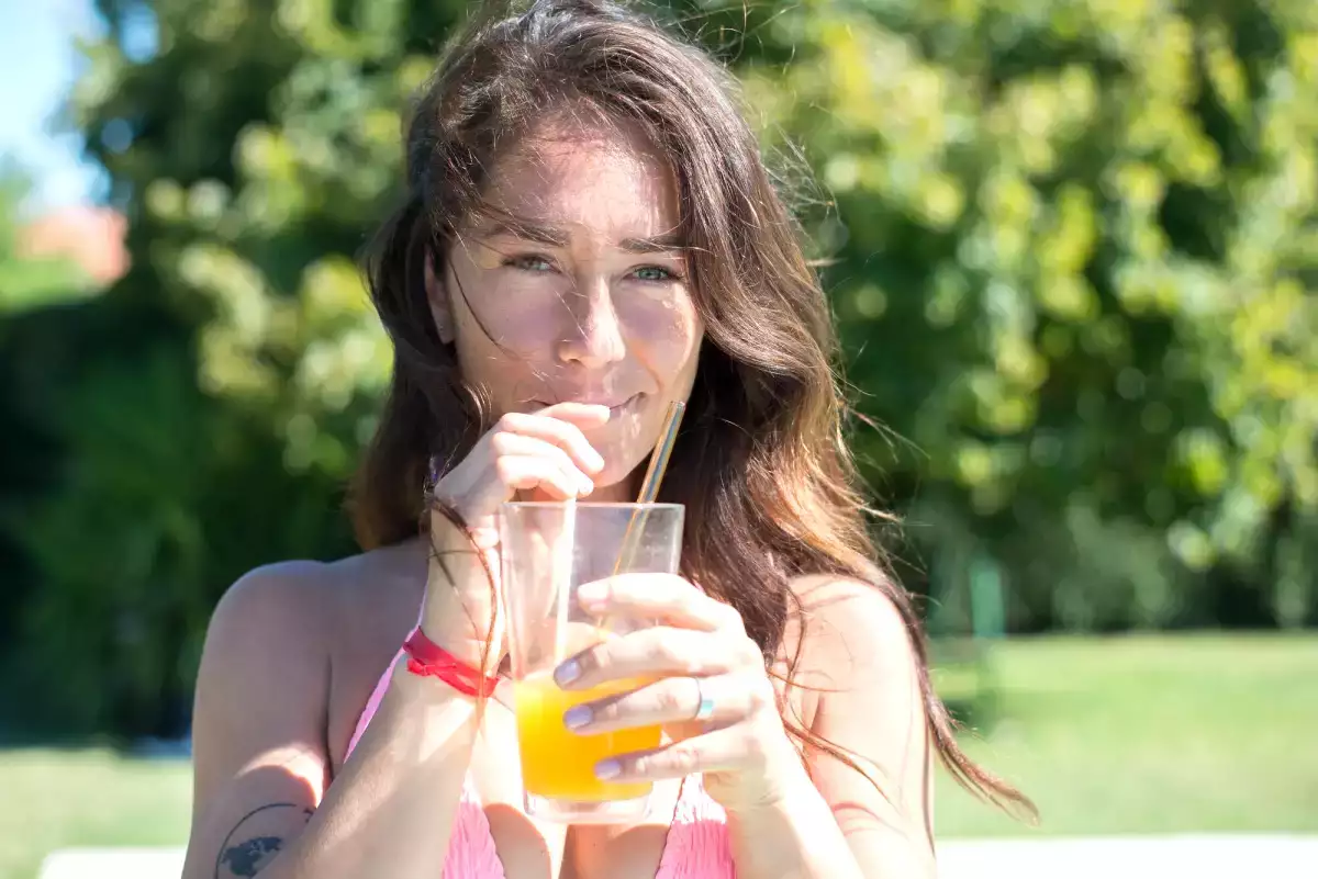 O suco que mantém seu bronzeado perfeito por muito mais tempo
