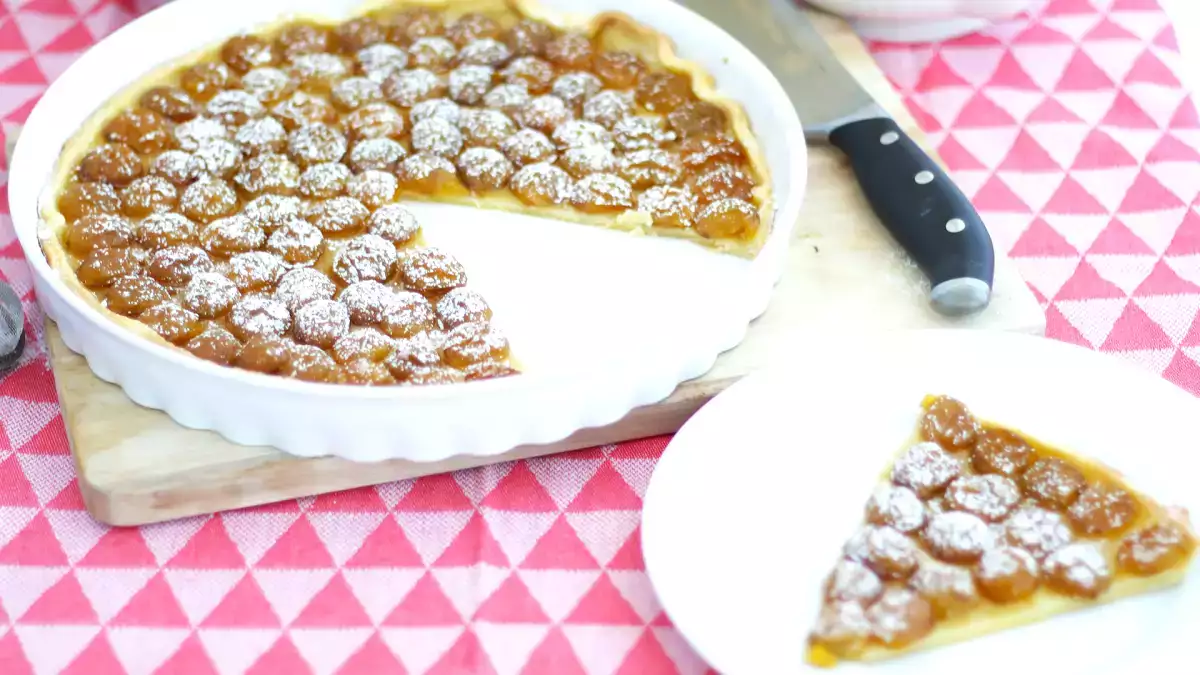 Só 3 ingredientes para a torta de ameixa amarela mais fácil da sua vida