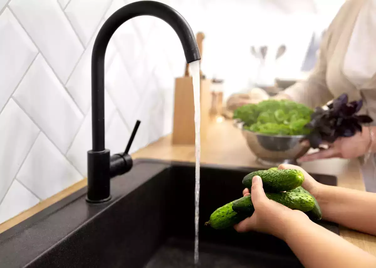 Você cozinha com água calcária todos os dias e nem imagina o que acontece com sua comida!