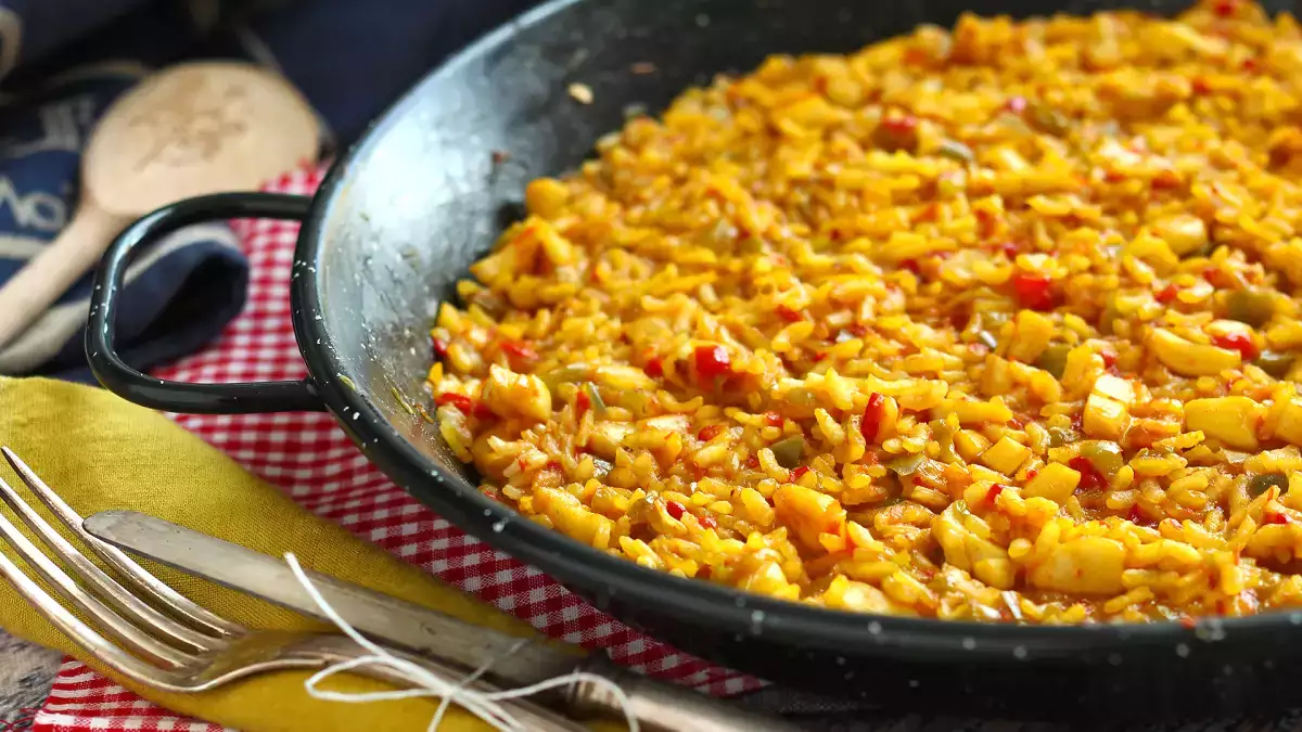 Ninguém te contou: arroz de lula digno de restaurante, pronto em apenas 20 minutos