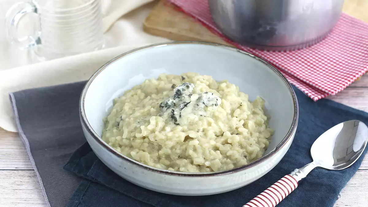 Risoto ultracremoso de Roquefort: o prato sofisticado que é simples de fazer em casa