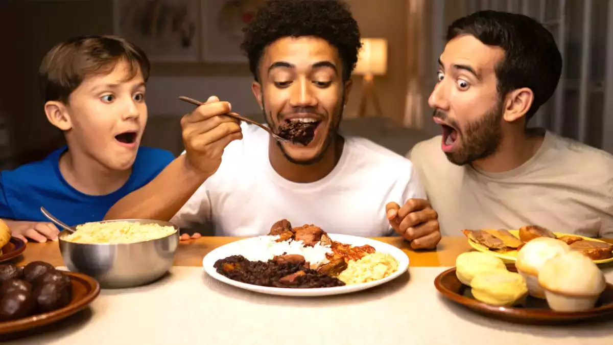 10 manias dos brasileiros na mesa que deixam os gringos chocados