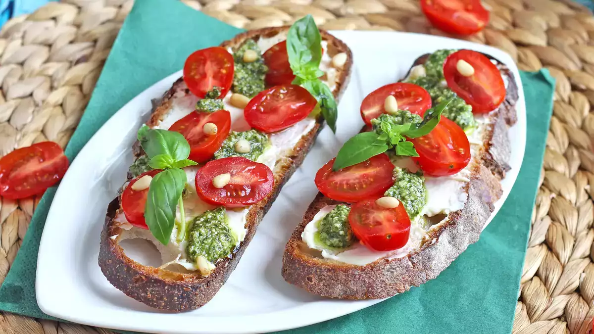 8 tipos de bruschetta que vão te deixar com água na boca