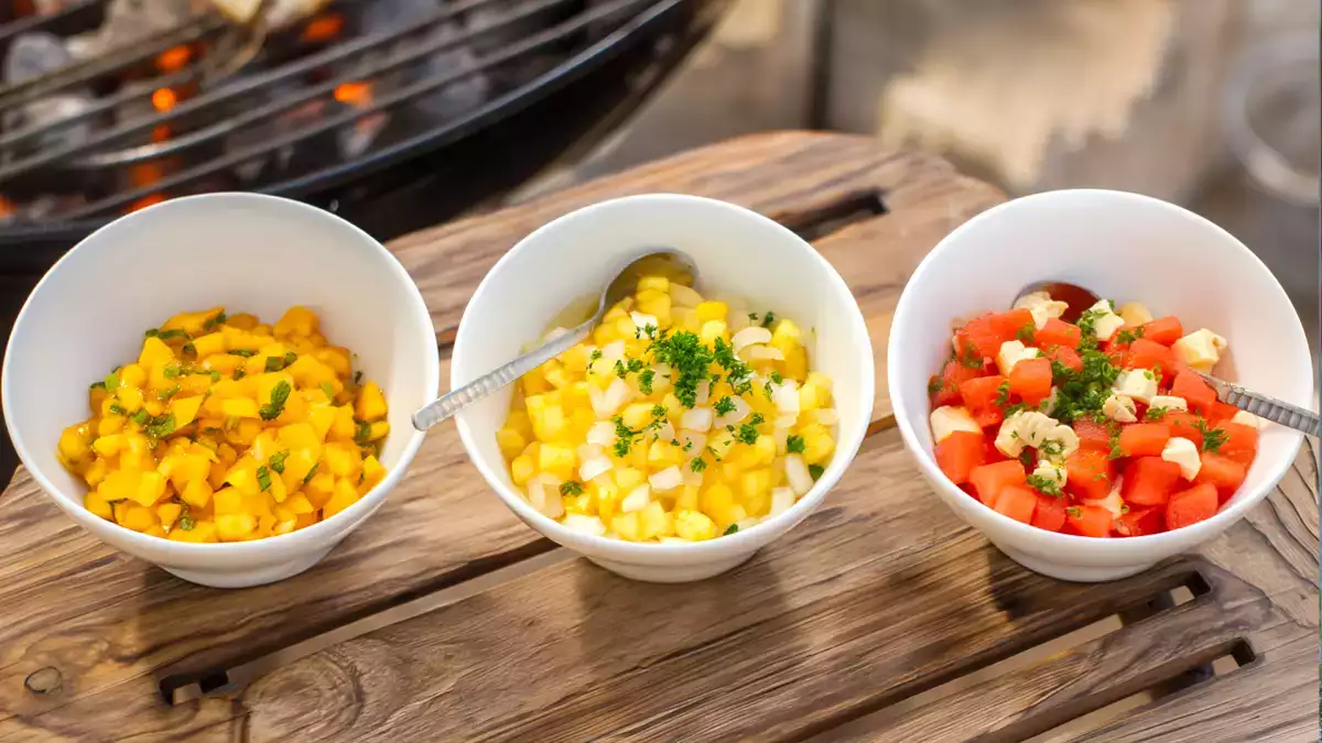 Eles achavam que sabiam tudo sobre churrasco… até provarem esses vinagretes com frutas