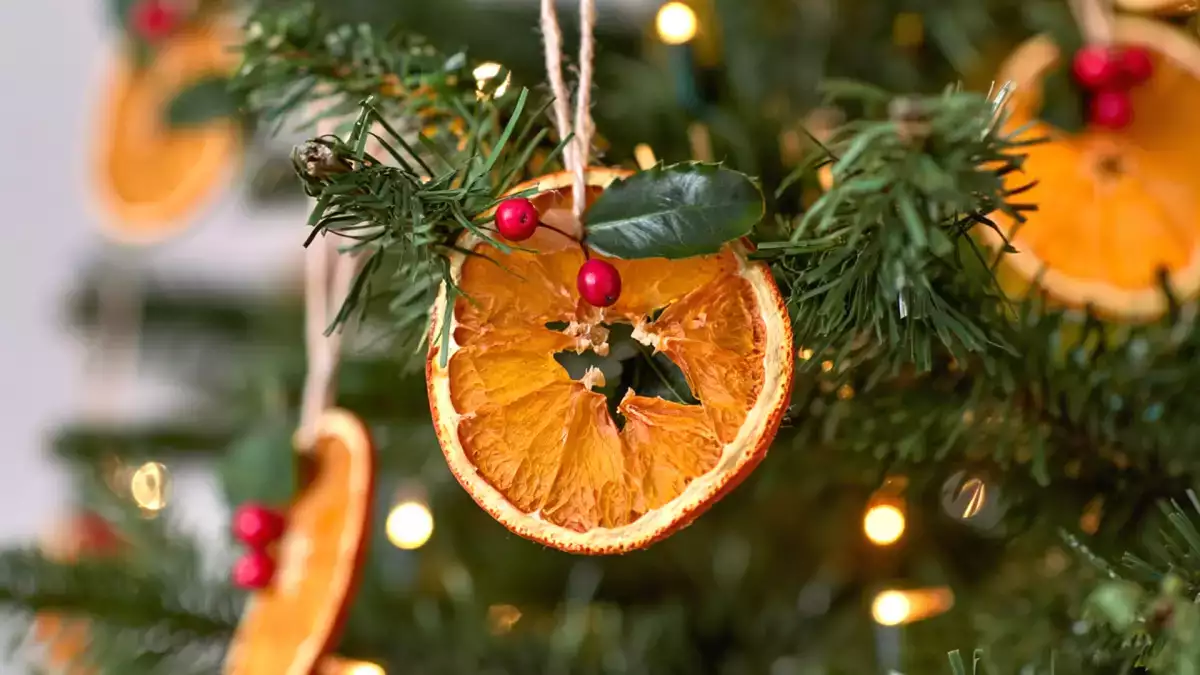 Como fazer laranja desidratada para decorações de Natal (e deixar sua casa com cheiro de festa)