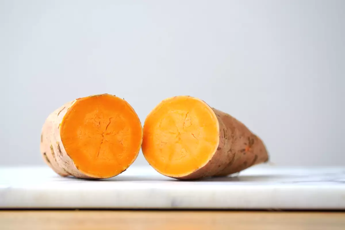 Dá pra comer batata-doce brotada? A resposta que ninguém esperava (e o erro que muitos cometem)