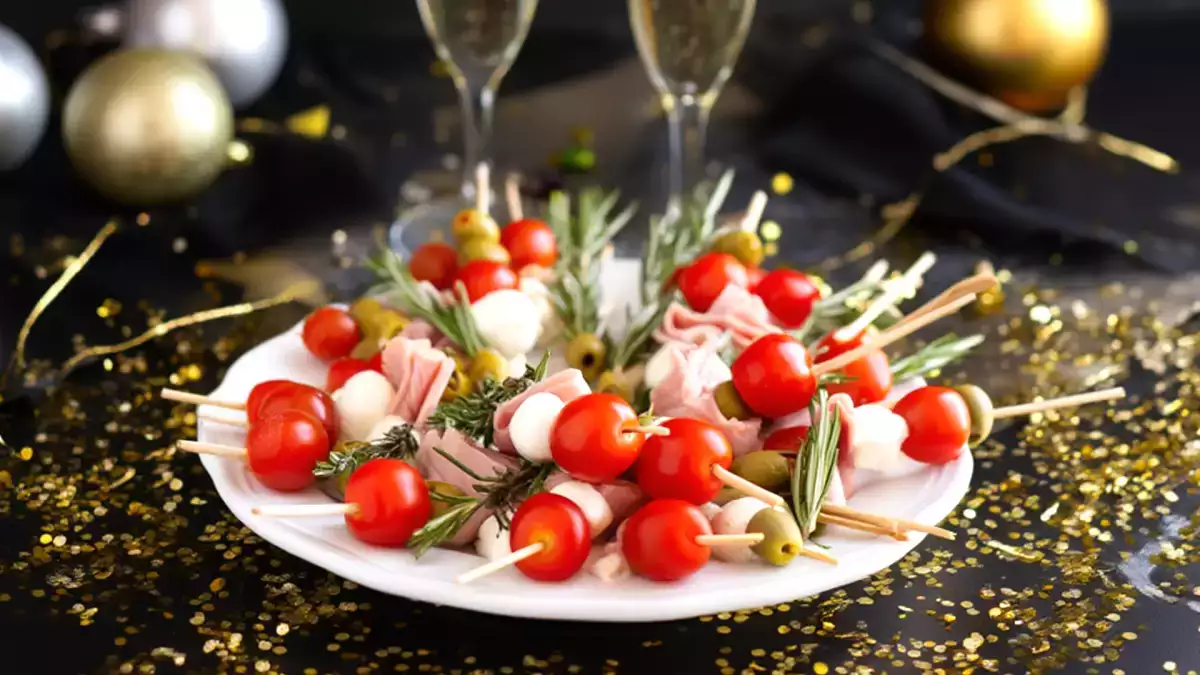 17 petiscos e docinhos de Réveillon tão lindos e práticos que ninguém vai sentir falta dos talheres