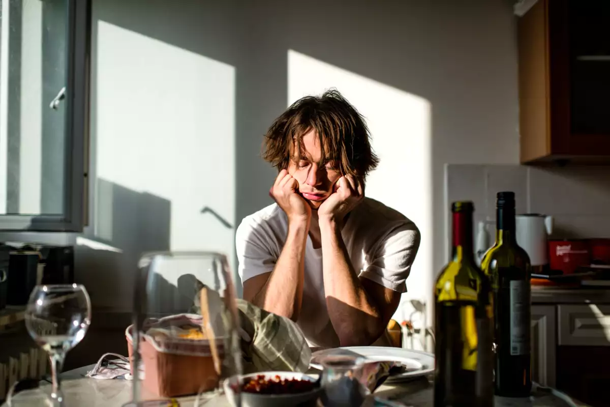 Depois de festas com álcool, a forma como você se reidrata pode estar sabotando seu corpo