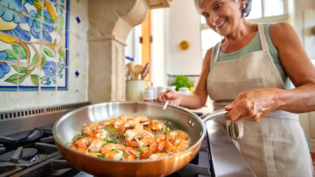 Camarão rende pouco? Veja como dobrar o sabor e a suculência sem comprar mais