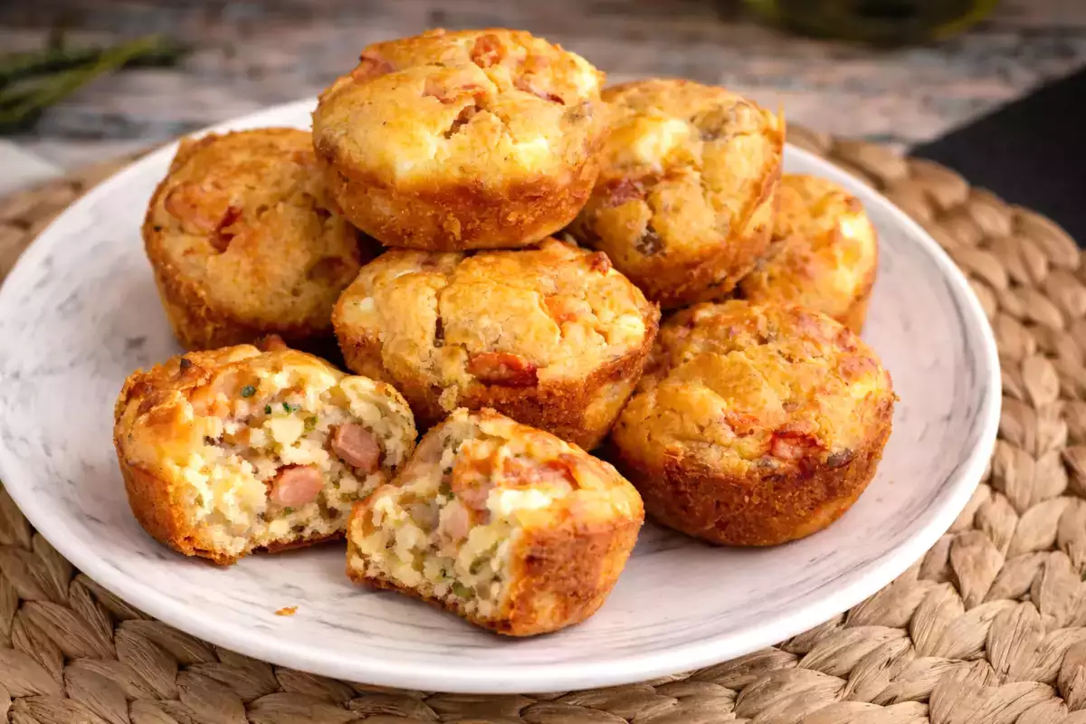 Muffins salgados para dias sem ideias. 8 receitas para quando você não sabe o que cozinhar, mas quer comer bem.