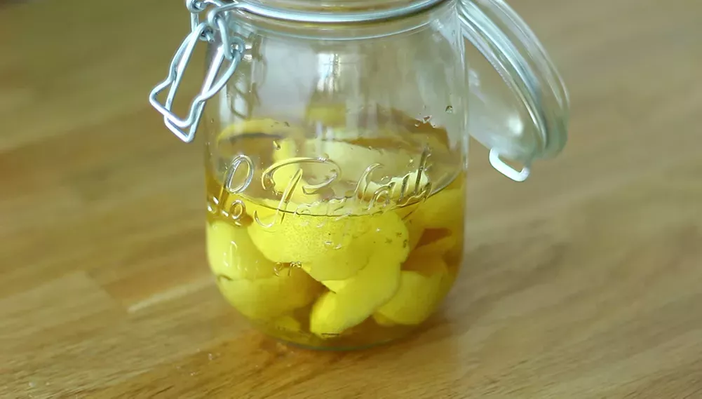 Como fazer em casa extratos de baunilha e de limão?