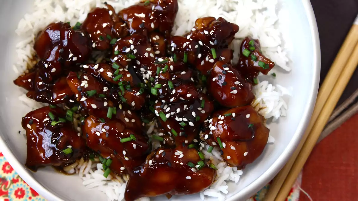 Se você só usa molho de soja no yakisoba, essas 33 receitas vão virar sua cabeça (e seu cardápio da semana)